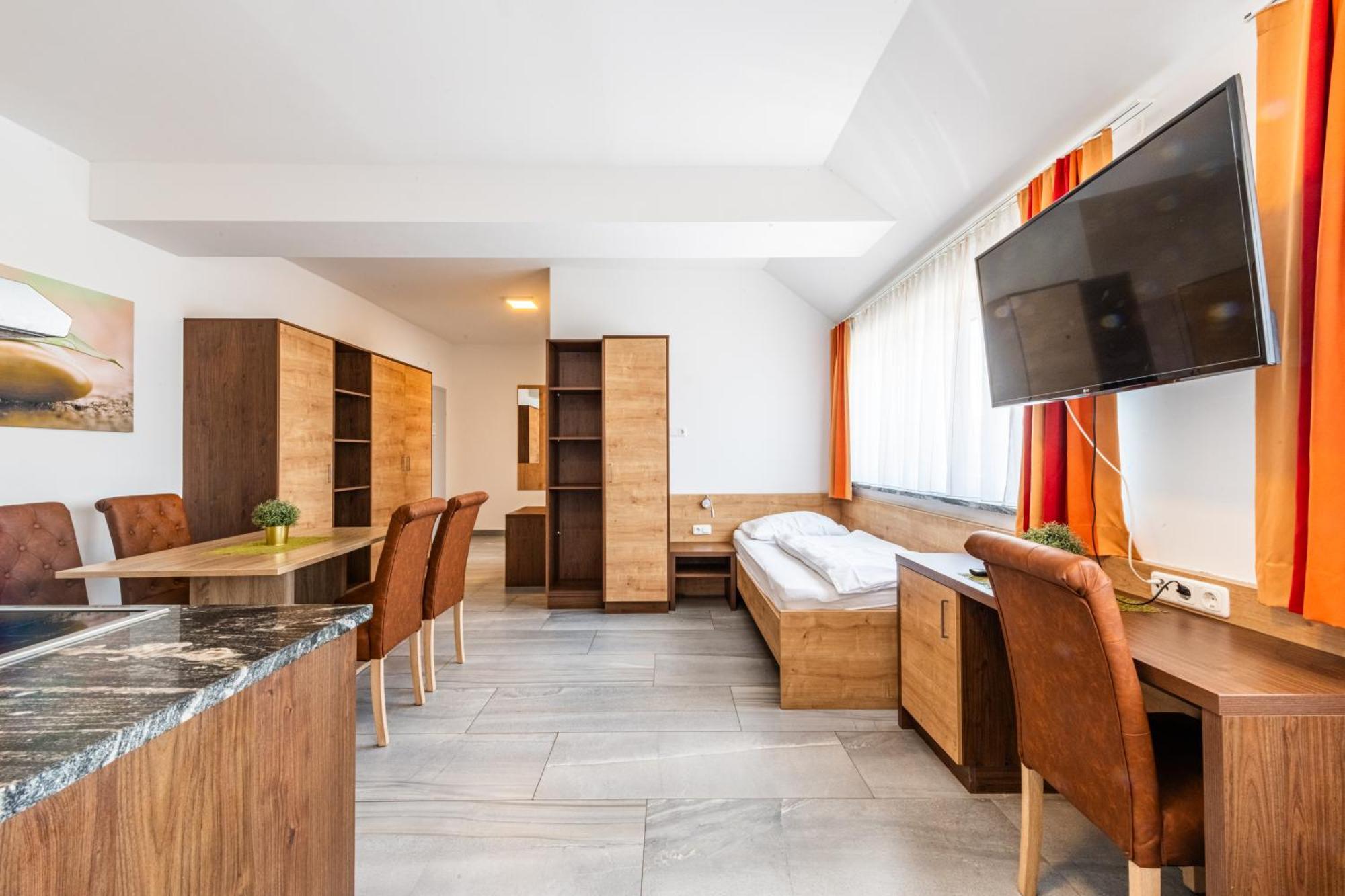 Wels Inn Hotel Buitenkant foto
