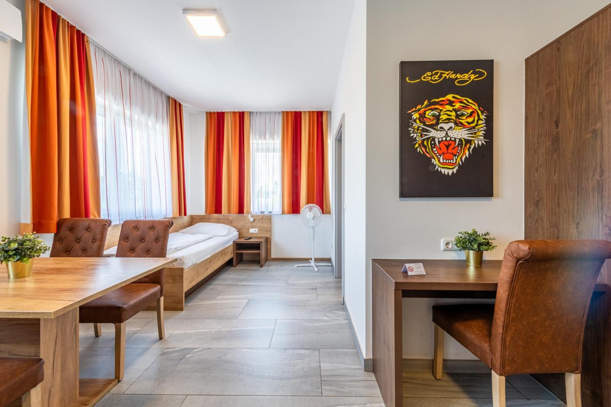 Wels Inn Hotel Buitenkant foto